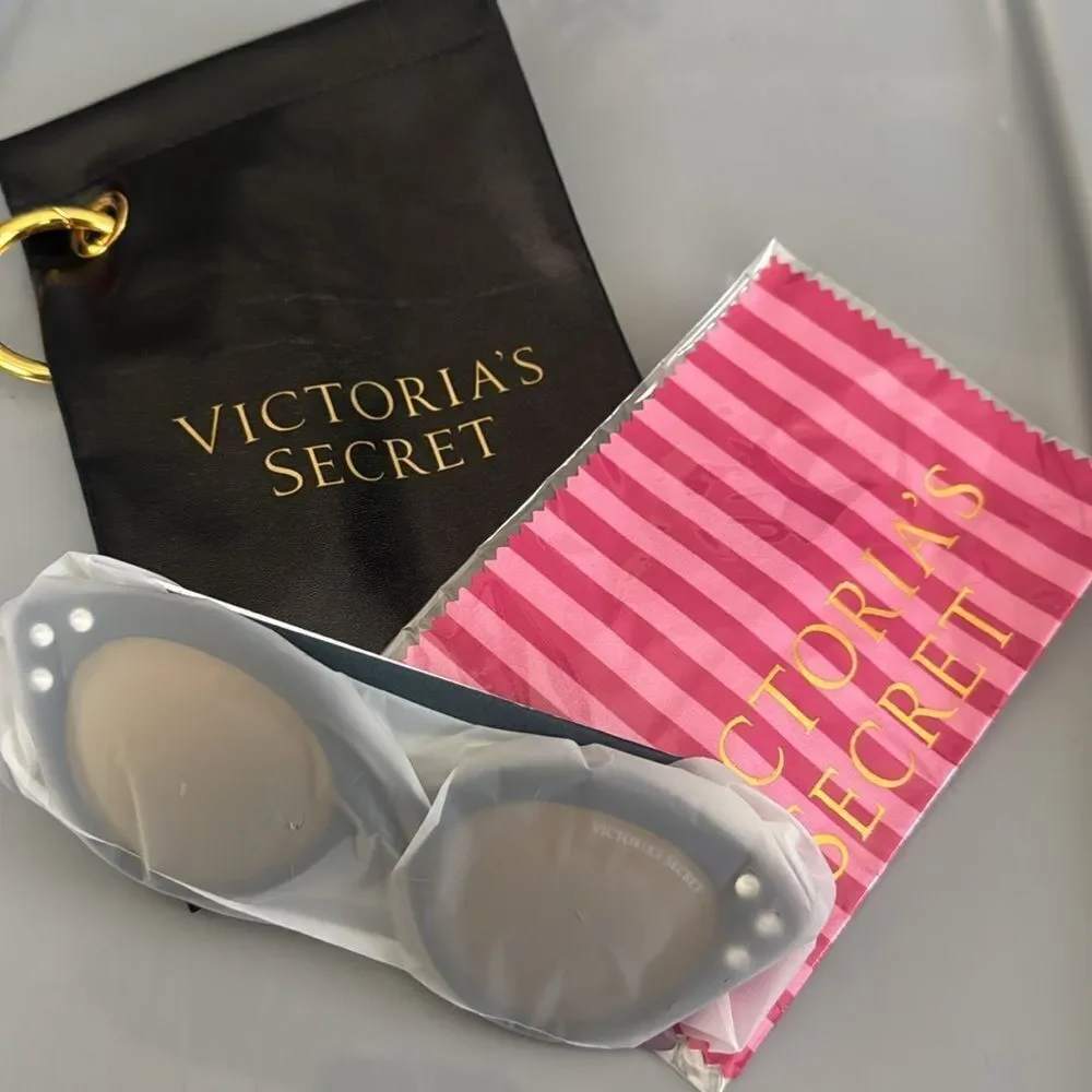 NWT! LTD EDITION VS Rhinestone Cat-Eye Sunnies Blk/Gold Ltd Edition!